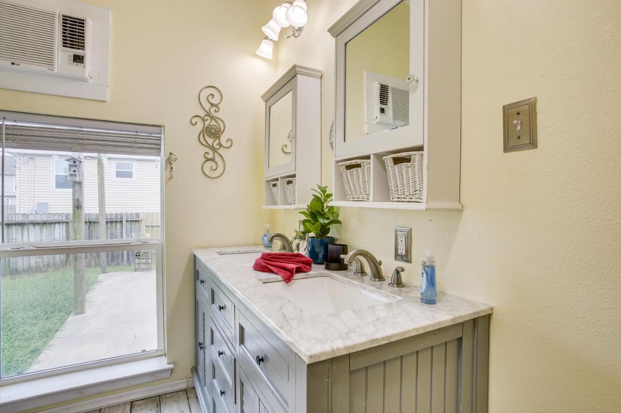 Galveston Cottage About 1 Mi To Beach Pet Friendly! Exterior foto